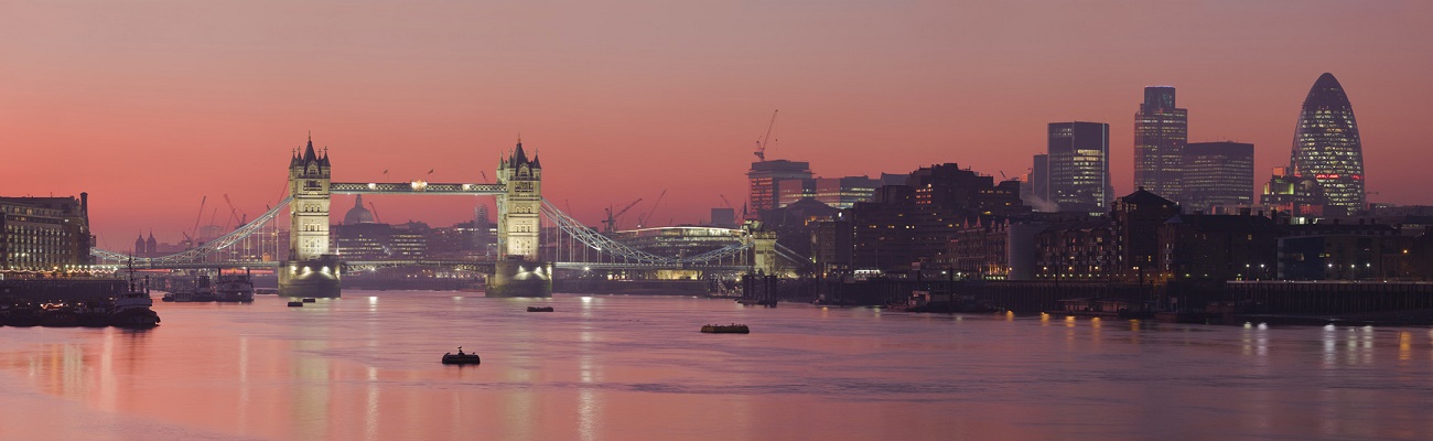 london-skyline-in-sunset